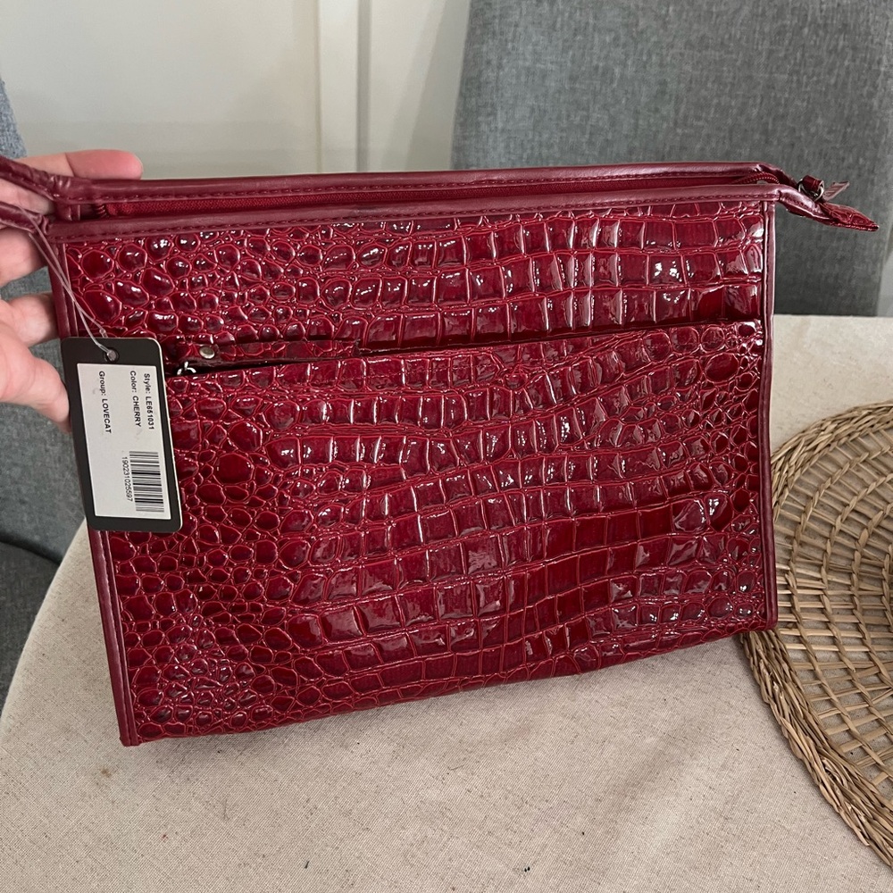 Guess Leather Cherry/red Clutch Purse NWT snake skin